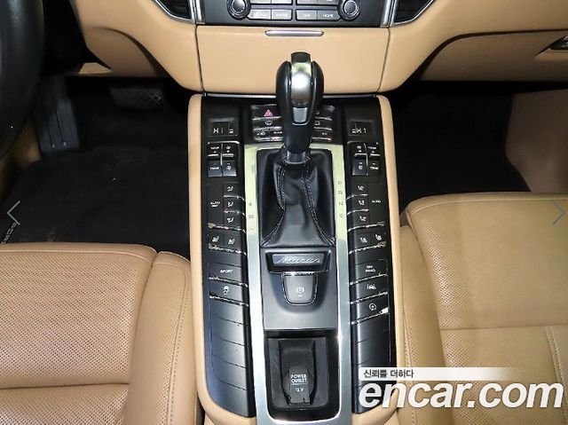 Porsche Macan 2017 — photo 12