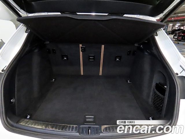 Porsche Macan 2017 — photo 17