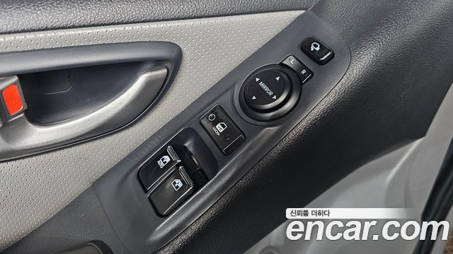 Hyundai Starex 2019 — photo 12