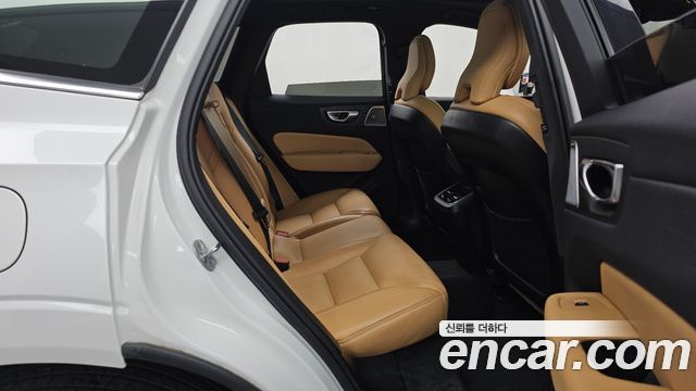 Volvo XC60 2024 — photo 17