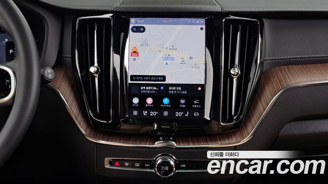 Volvo XC60 2024 — photo 18
