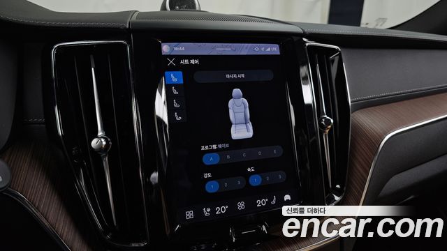 Volvo XC60 2024 — photo 20