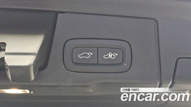 Volvo XC60 2024 — photo 24