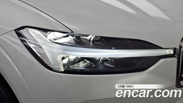 Volvo XC60 2024 — photo 8