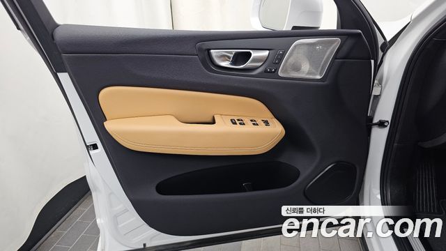Volvo XC60 2024 — photo 14
