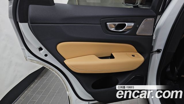 Volvo XC60 2024 — photo 15