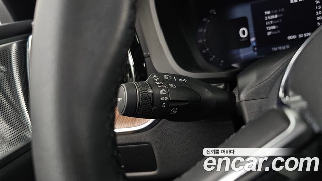 Volvo XC60 2024 — photo 29