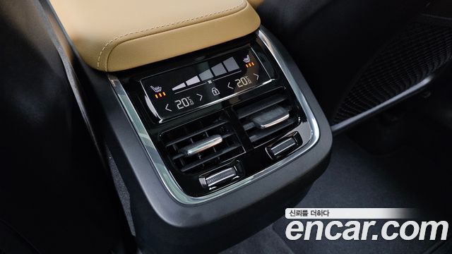 Volvo XC60 2024 — photo 33