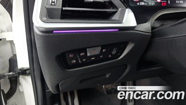 BMW 3-Series 2021 — photo 28