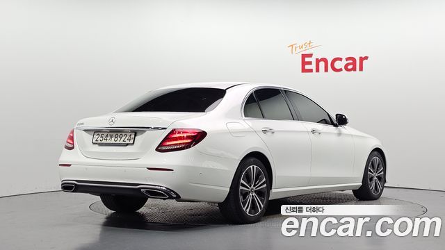Mercedes-Benz E-Class 2020 — photo 2