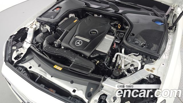 Mercedes-Benz E-Class 2020 — photo 6