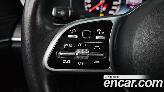 Mercedes-Benz E-Class 2020 — photo 26
