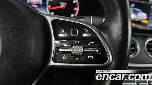 Mercedes-Benz E-Class 2020 — photo 27