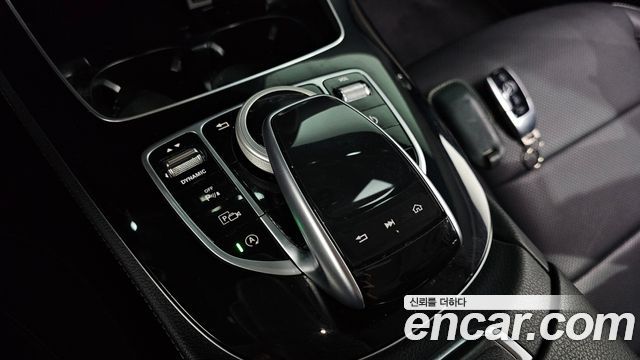 Mercedes-Benz E-Class 2020 — photo 30