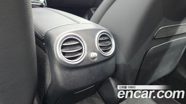 Mercedes-Benz E-Class 2020 — photo 34