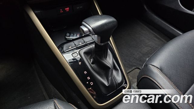 Kia Stonic 2018 — photo 12