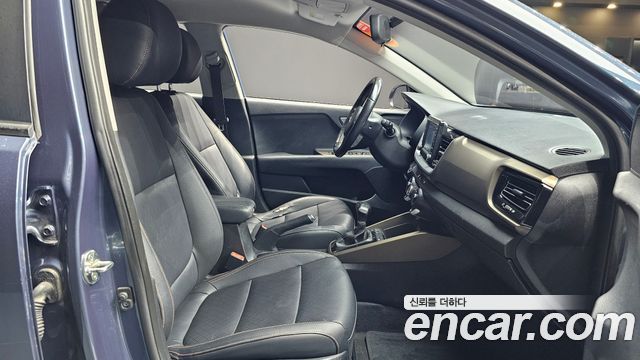 Kia Stonic 2018 — photo 17
