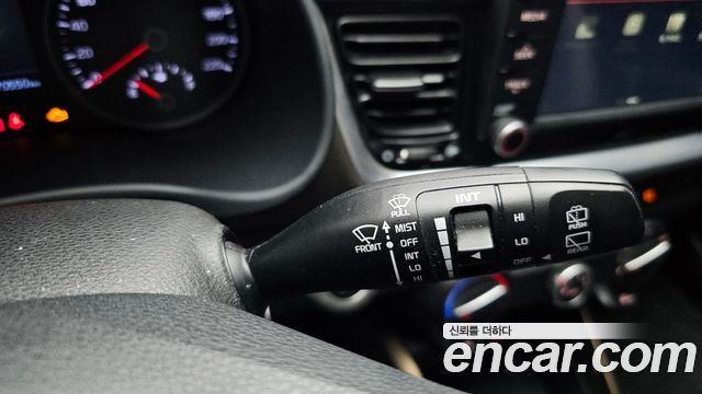 Kia Stonic 2018 — photo 23