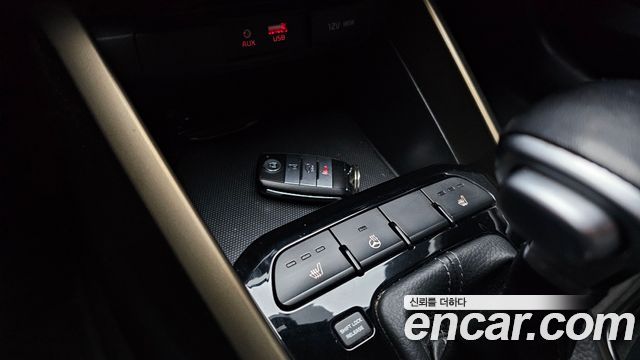 Kia Stonic 2018 — photo 24