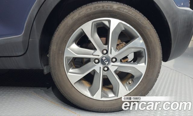 Kia Stonic 2018 — photo 7