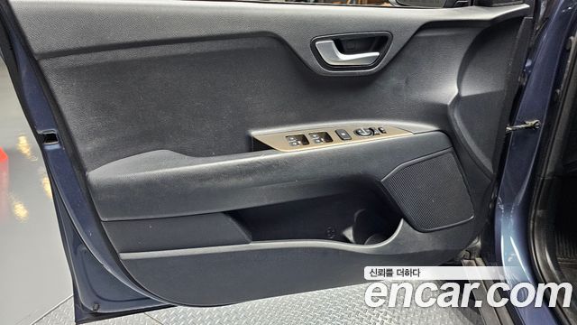 Kia Stonic 2018 — photo 14