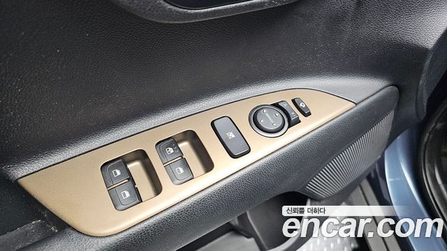 Kia Stonic 2018 — photo 29