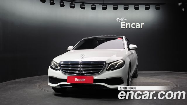 Mercedes-Benz E-Class 2019 — photo 3