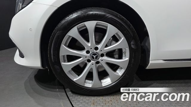 Mercedes-Benz E-Class 2019 — photo 5