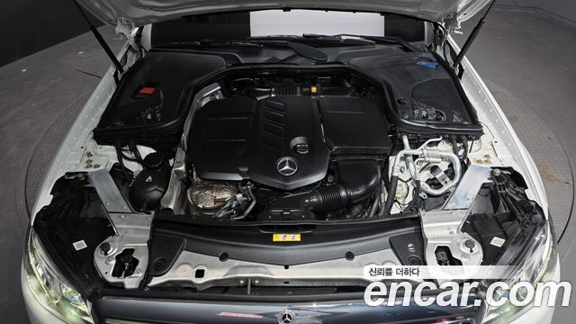 Mercedes-Benz E-Class 2019 — photo 6
