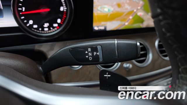 Mercedes-Benz E-Class 2019 — photo 9