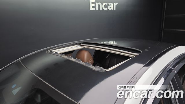 Mercedes-Benz E-Class 2019 — photo 19