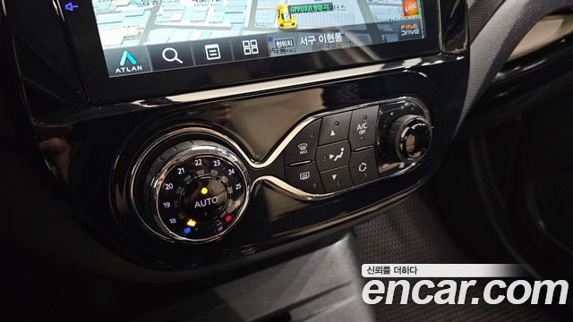 Renault Korea QM3 2016 — photo 22