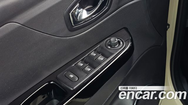 Renault Korea QM3 2016 — photo 25