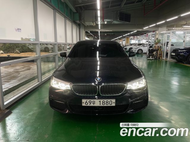 BMW 5-Series 2018 — photo 2