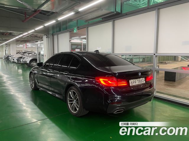BMW 5-Series 2018 — photo 3