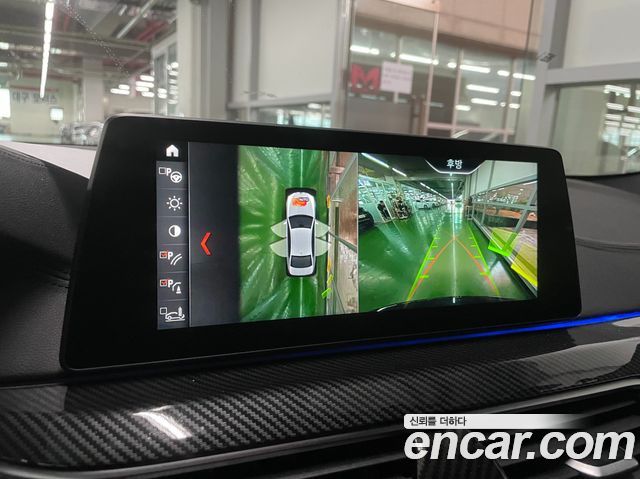 BMW 5-Series 2018 — photo 7