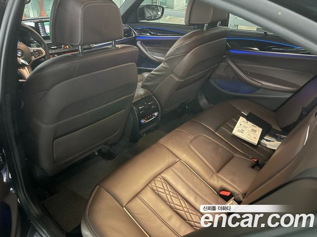 BMW 5-Series 2018 — photo 12
