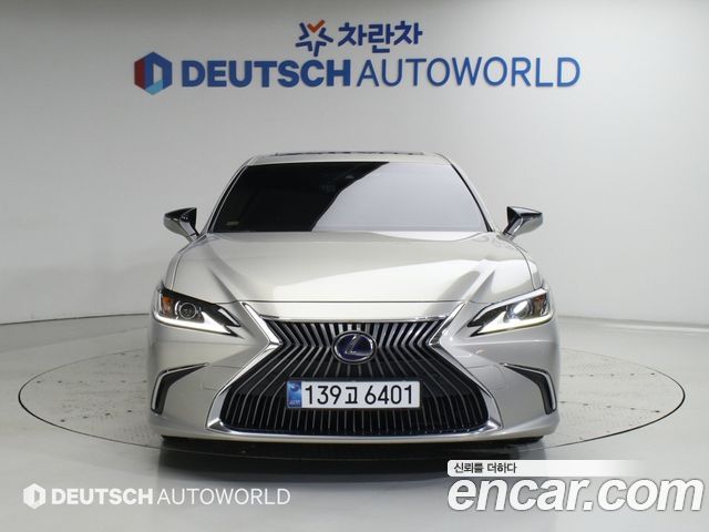 Lexus ES 2019 — photo 3
