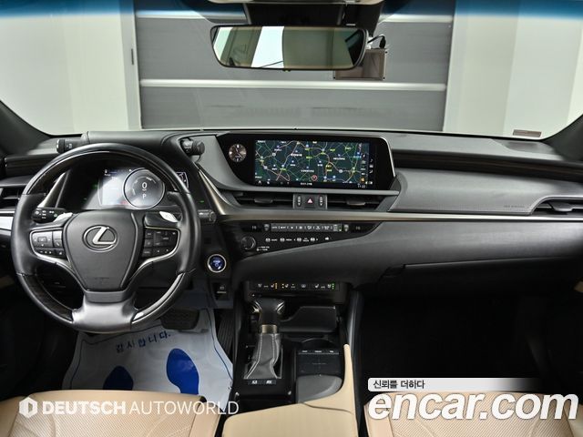 Lexus ES 2019 — photo 7