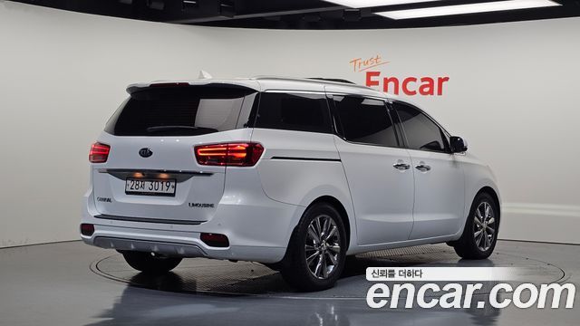 Kia Canival 2019 — photo 2