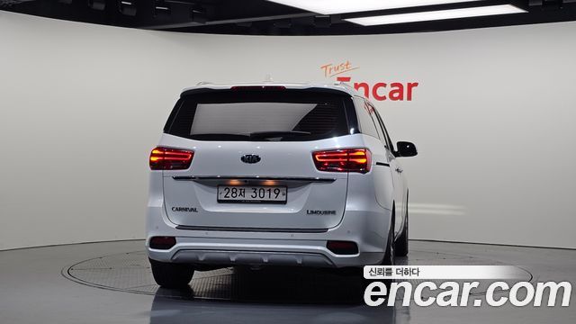 Kia Canival 2019 — photo 4