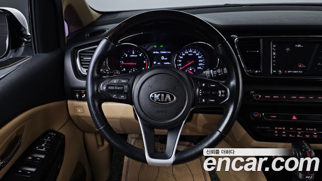 Kia Canival 2019 — photo 15