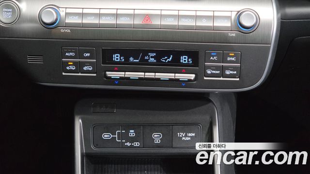 Hyundai Kona 2023 — photo 25