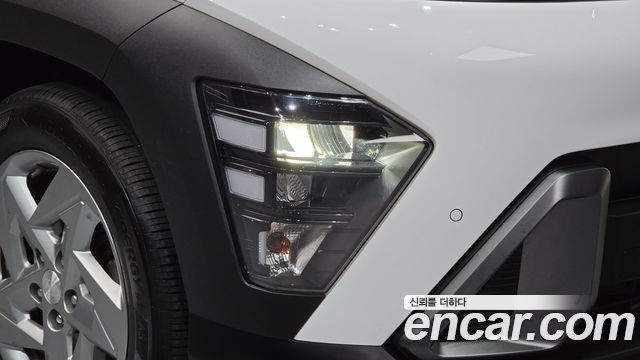 Hyundai Kona 2023 — photo 8