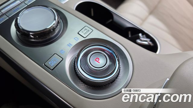 Genesis GV70 2023 — photo 12
