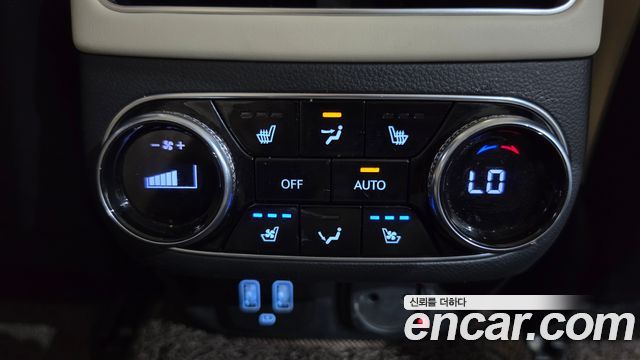 Genesis GV70 2023 — photo 25
