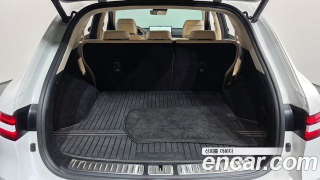 Genesis GV70 2023 — photo 26