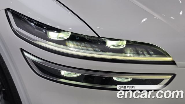 Genesis GV70 2023 — photo 8