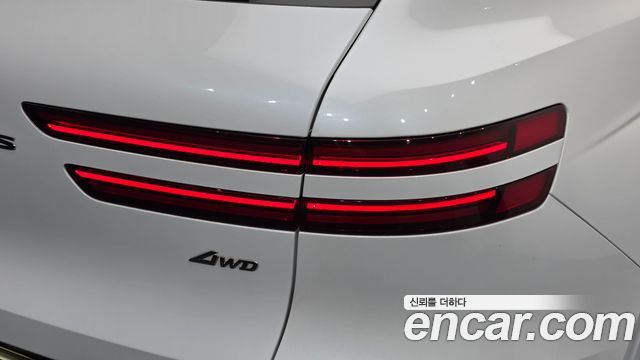 Genesis GV70 2023 — photo 9