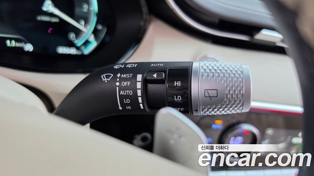 Genesis GV70 2023 — photo 29